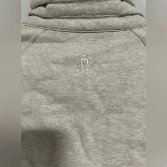 268. Lululemon light grey cotton jacket size 4 - Picture 2 of 5